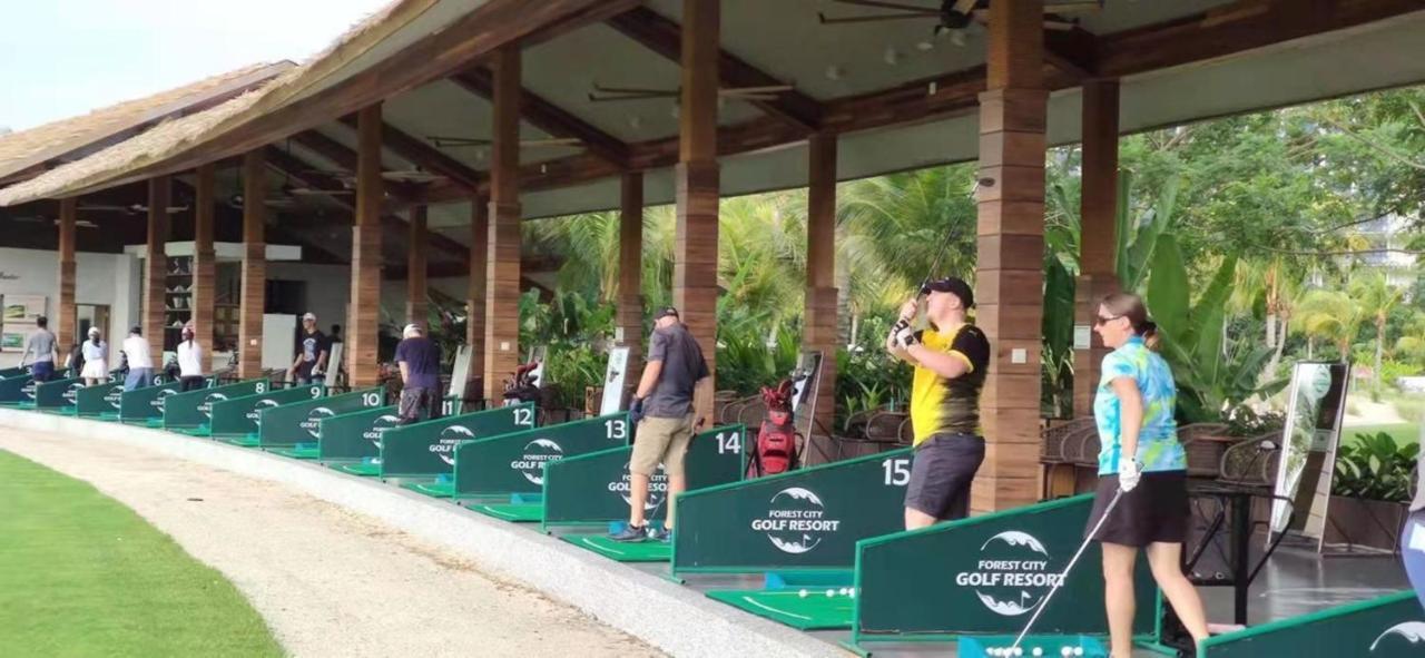 Forest City Golf Hotel Nusajaya  Exterior foto