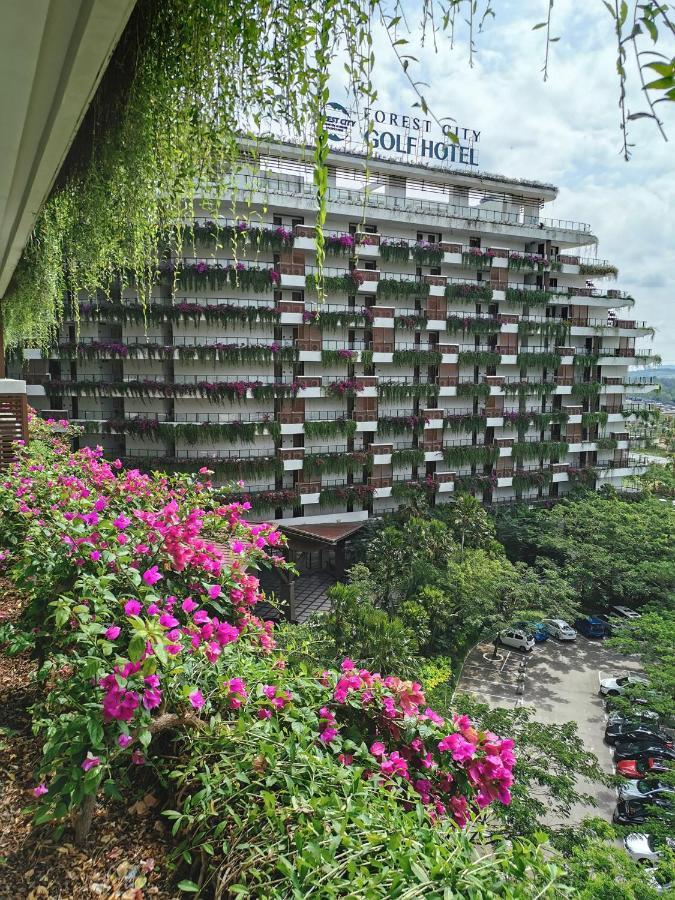 Forest City Golf Hotel Nusajaya  Exterior foto